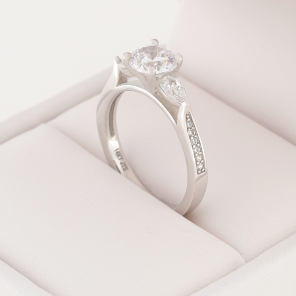 Solitario Oro Blanco y Zirconias