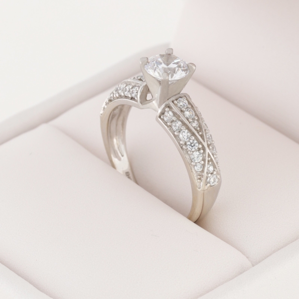 Solitario de Oro blanco 14k y Zirconias Corte Redondo