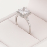 Solitario de oro blanco 14k y zirconias