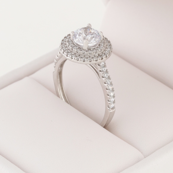 Solitario de oro blanco 14k y zirconias